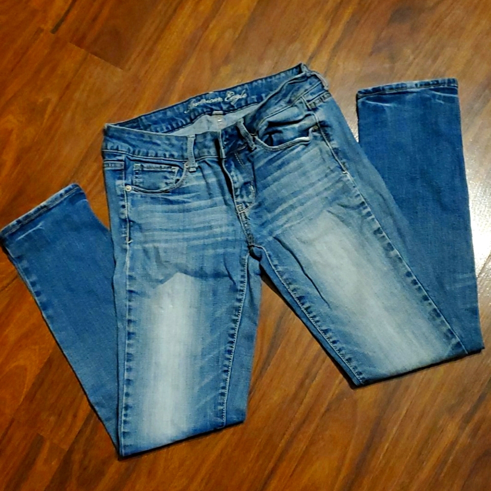 Women's size 6 short American Eagle skinny jeans